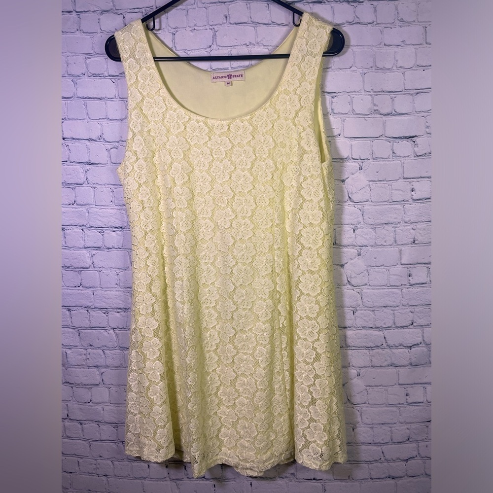 Altar’d State Yellow Floral Lace Sleeveless Lined Dress Size Medium